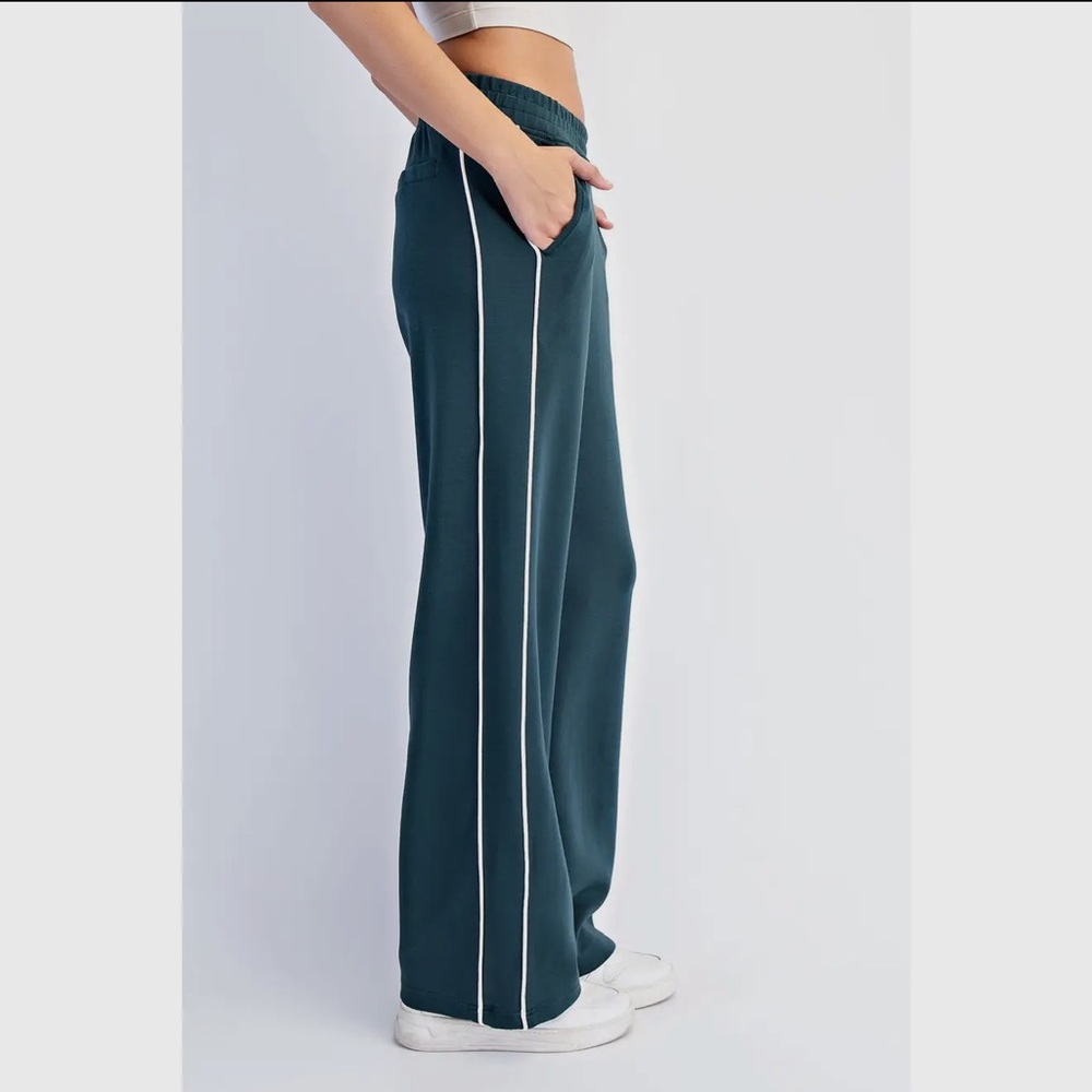 Modal Scuba Two Stripe Piping
Straight Pant - Rae Mode small
